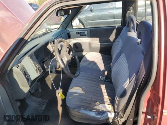 1992 Chevrolet S-10 with VIN 1GCCS14Z4N8206775, listed as a Copart auction lot 46849764 with 137,218 mi miles and Salvage title. Bid and sale history available at DreamBid. Image 7.