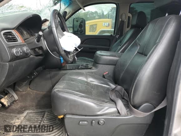✅ 2008 Chevrolet Silverado 2500HD Work Truck • VIN: 1GCHK23K88F210702 • Lot: 71915414. Wystawiony na Copart z przebiegiem Nie podano. Bezpłatny archiwum sprzedaży aukcyjnych z USA i szczegółowy raport historii pojazdu na DreamBid. Zdjęcie 7.