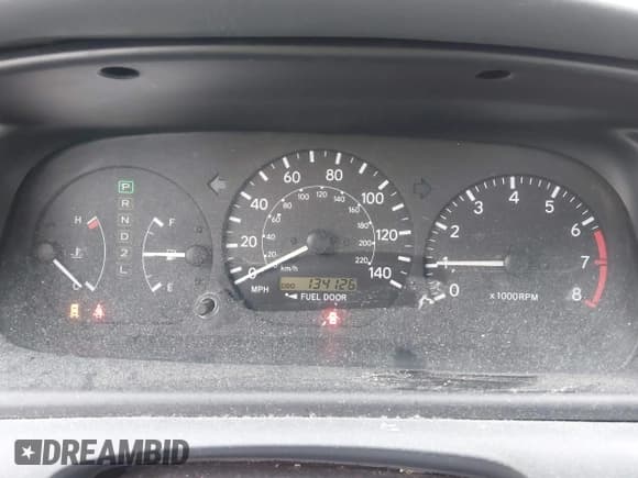 ✅ 2000 Toyota Camry LE • VIN: 4T1BG22K6YU708347 • Lot: 43327746. Wystawiony na IAAI z przebiegiem 134 126 mil. Bezpłatny archiwum sprzedaży aukcyjnych z USA i szczegółowy raport historii pojazdu na DreamBid. Zdjęcie 7.