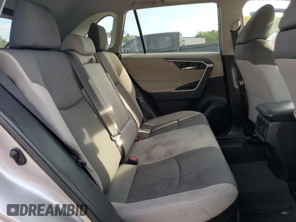 ✅ 2022 Toyota RAV4 Hybrid XLE • VIN: 4T3RWRFV2NU050401 • Lot: 81446325. Wystawiony na Copart z przebiegiem 107 537 mil. Bezpłatny archiwum sprzedaży aukcyjnych z USA i szczegółowy raport historii pojazdu na DreamBid. Zdjęcie 11.