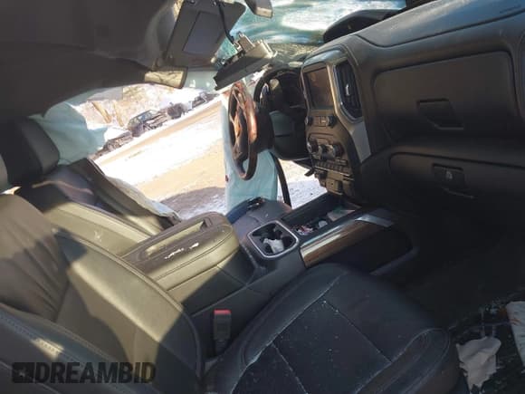 ✅ 2019 Chevrolet Silverado 1500 RST • VIN: 1GCRYEEDXKZ273955 • Lot: 41211019. Wystawiony na IAAI z przebiegiem Nie podano. Bezpłatny archiwum sprzedaży aukcyjnych z USA i szczegółowy raport historii pojazdu na DreamBid. Zdjęcie 5.