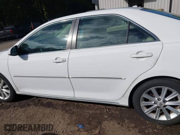 2013 Toyota Camry L with VIN 4T4BF1FK4DR332853, listed as a IAAI auction lot 43370465 with 266,093 mi miles and . Bid and sale history available at DreamBid. Image 14.