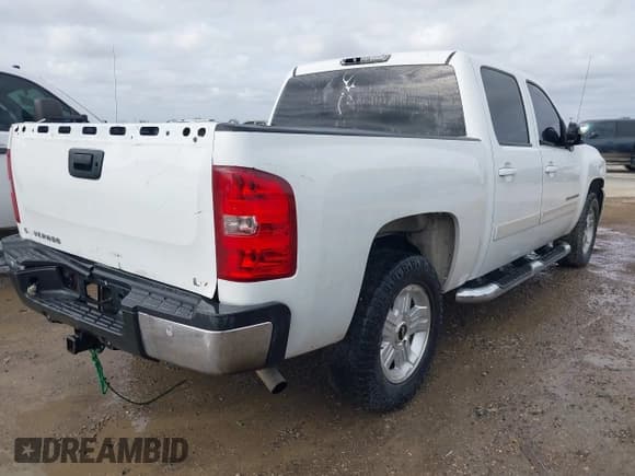 ✅ 2008 Chevrolet Silverado 1500 1LT • VIN: 3GCEK13J38G214837 • Lot: 43637665. Wystawiony na IAAI z przebiegiem 256 229 mil. Bezpłatny archiwum sprzedaży aukcyjnych z USA i szczegółowy raport historii pojazdu na DreamBid. Zdjęcie 4.