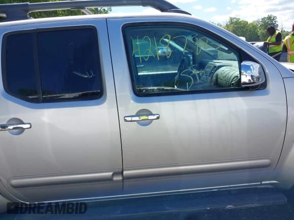 ✅ 2011 Nissan Frontier Pro-4X • VIN: 1N6AD0EV0BC408218 • Lot: 42187823. Listed on IAAI with 165,995 mi. Free auction sales archive from the USA and detailed vehicle history report at DreamBid. Image 13.