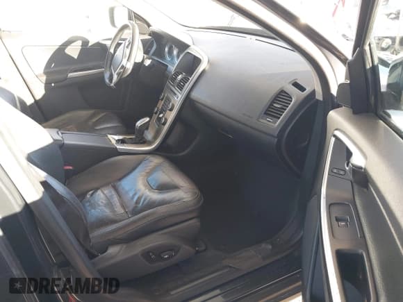 ✅ 2013 Volvo XC60 3.2L • VIN: YV4940DL3D2429835 • Lot: 43800667. Listed on IAAI with 79,890 mi. Free auction sales archive from the USA and detailed vehicle history report at DreamBid. Image 5.