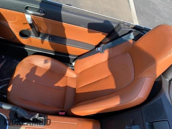 ✅ 2006 Mazda MX-5 Miata Touring • VIN: JM1NC25F860113578 • Lot: 75176654. Wystawiony na Copart z przebiegiem 91 427 mil. Bezpłatny archiwum sprzedaży aukcyjnych z USA i szczegółowy raport historii pojazdu na DreamBid. Zdjęcie 6.