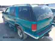 1995 Chevrolet Blazer z VIN 1GNCS13W5S2194195, wystawiony jako IAAI lot #42956665 z przebiegiem 272 985 mil mil oraz . Historia ofert i sprzedaży dostępna na DreamBid. Obrazek 3.