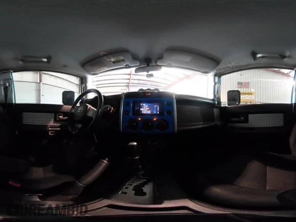 ✅ 2007 Toyota FJ Cruiser • VIN: JTEZU11F970005529 • Lot: 42719883. Wystawiony na IAAI z przebiegiem 131 386 mil. Bezpłatny archiwum sprzedaży aukcyjnych z USA i szczegółowy raport historii pojazdu na DreamBid. Zdjęcie 18.