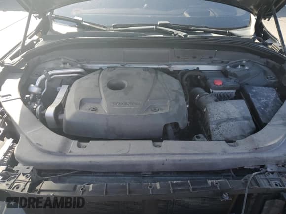 ✅ 2019 Volvo XC60 R-Design • VIN: LYV102DM9KB220126 • Lot: 82185485. Listed on Copart with 88,683 mi. Free auction sales archive from the USA and detailed vehicle history report at DreamBid. Image 11.