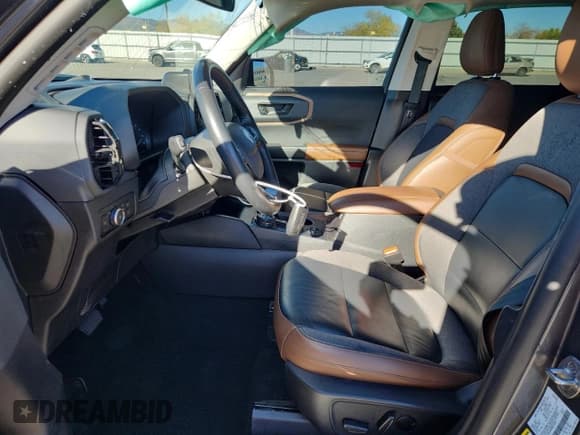 ✅ 2023 Ford Bronco Sport Outer Banks • VIN: 3FMCR9C60PRD71236 • Лот: 87304895. Опубликован ранее на Copart с пробегом 17 338 миль. Бесплатный доступ к архиву аукционных продаж из США и подробный отчёт об истории автомобиля на DreamBid. Изображение 7.