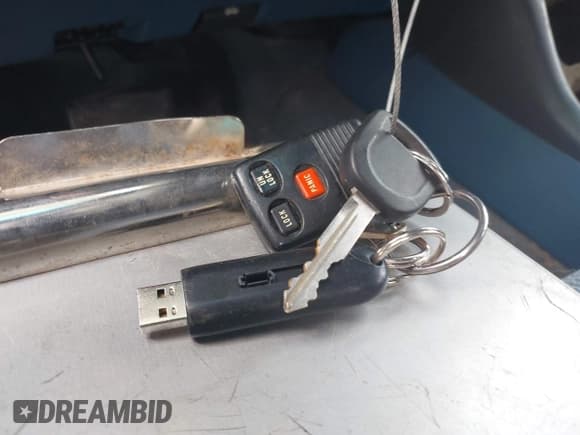 ✅ 1997 Ford Explorer XL • VIN: 1FMDU32E6VUB33003 • Lot: 41938854. Wystawiony na IAAI z przebiegiem 218 437 mil. Bezpłatny archiwum sprzedaży aukcyjnych z USA i szczegółowy raport historii pojazdu na DreamBid. Zdjęcie 11.