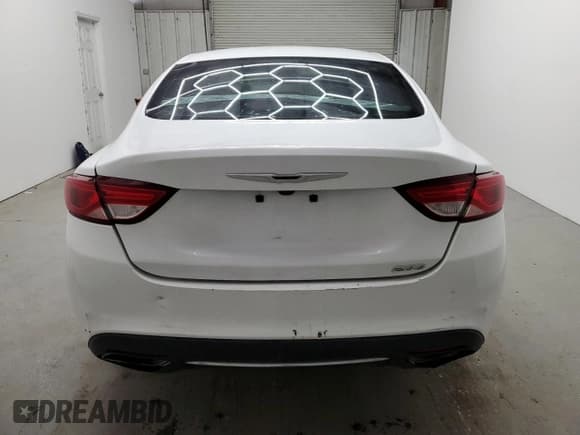✅ 2016 Chrysler 200 Limited • VIN: 1C3CCCAG1GN173853 • Лот: 65477905. Опубликован ранее на Copart с пробегом 263 753 миль. Бесплатный доступ к архиву аукционных продаж из США и подробный отчёт об истории автомобиля на DreamBid. Изображение 6.