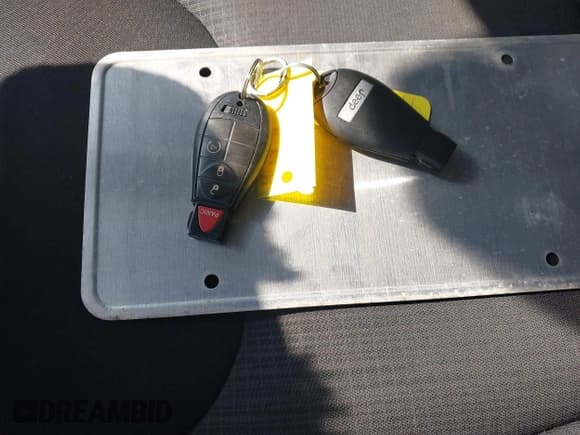 ✅ 2015 Jeep Cherokee Latitude • VIN: 1C4PJMCS1FW755843 • Lot: 42856963. Wystawiony na IAAI z przebiegiem 133 709 mil. Bezpłatny archiwum sprzedaży aukcyjnych z USA i szczegółowy raport historii pojazdu na DreamBid. Zdjęcie 11.