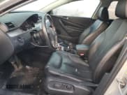 ✅ 2009 Volkswagen Passat Komfort • VIN: WVWJK73C19E004393 • Lot: 90436465. Wystawiony na Copart z przebiegiem 196 101 mil. Bezpłatny archiwum sprzedaży aukcyjnych z USA i szczegółowy raport historii pojazdu na DreamBid. Zdjęcie 7.