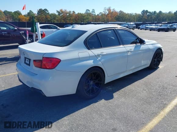 ✅ 2012 BMW 3 Series 335i • VIN: WBA3A9C53CF270246 • Lot: 43638799. Listed on IAAI with 188,000 mi. Free auction sales archive from the USA and detailed vehicle history report at DreamBid. Image 4.