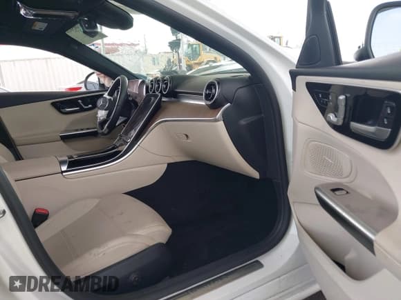 ✅ 2024 Mercedes-Benz C 300 • VIN: W1KAF4GBXRR159088 • Lot: 42465810. Wystawiony na IAAI z przebiegiem Nie podano. Bezpłatny archiwum sprzedaży aukcyjnych z USA i szczegółowy raport historii pojazdu na DreamBid. Zdjęcie 5.