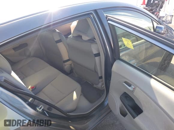 ✅ 2012 Honda Insight • VIN: JHMZE2H38CS006302 • Lot: 43194098. Listed on IAAI with 178,604 mi. Free auction sales archive from the USA and detailed vehicle history report at DreamBid. Image 8.