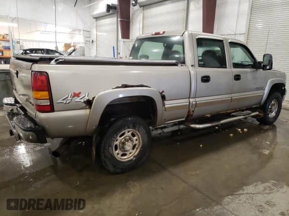 ✅ 2001 Chevrolet Silverado 2500HD LS • VIN: 1GCHK23U21F205793 • Lot: 44236885. Wystawiony na Copart z przebiegiem 204 555 mil. Bezpłatny archiwum sprzedaży aukcyjnych z USA i szczegółowy raport historii pojazdu na DreamBid. Zdjęcie 3.