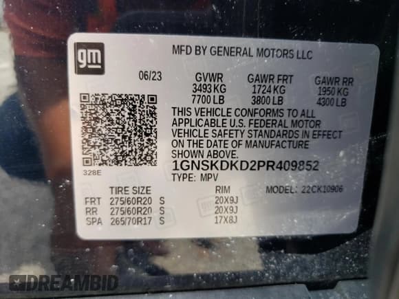 ✅ 2023 Chevrolet Suburban Z71 • VIN: 1GNSKDKD2PR409852 • Lot: 75884554. Wystawiony na Copart z przebiegiem 15 888 mil. Bezpłatny archiwum sprzedaży aukcyjnych z USA i szczegółowy raport historii pojazdu na DreamBid. Zdjęcie 13.