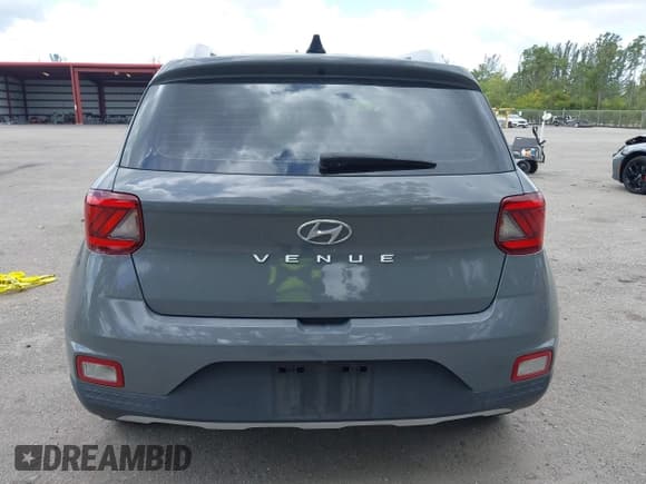 ✅ 2020 Hyundai Venue SEL • VIN: KMHRC8A36LU035740 • Lot: 42147822. Listed on IAAI with 31,237 mi. Free auction sales archive from the USA and detailed vehicle history report at DreamBid. Image 16.