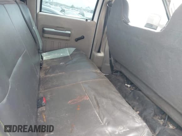 ✅ 2010 Ford F-250 XL • VIN: 1FTSW2A53AEB04810 • Lot: 42584620. Listed on IAAI with 296,559 mi. Free auction sales archive from the USA and detailed vehicle history report at DreamBid. Image 8.