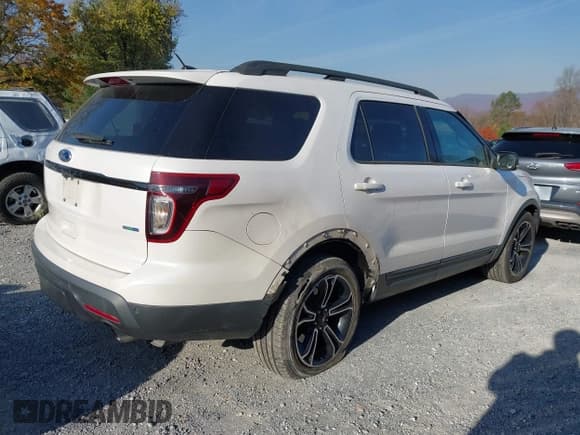 ✅ 2015 Ford Explorer Sport • VIN: 1FM5K8GT6FGB65223 • Lot: 43622287. Listed on IAAI with 146,797 mi. Free auction sales archive from the USA and detailed vehicle history report at DreamBid. Image 6.