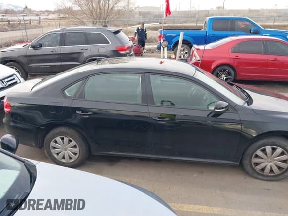 ✅ 2013 Volkswagen Passat Wolfsburg Edition • VIN: 1VWAH7A30DC088810 • Лот: 41807791. Опубликован ранее на IAAI с пробегом 97 574 миль. Бесплатный доступ к архиву аукционных продаж из США и подробный отчёт об истории автомобиля на DreamBid. Изображение 14.