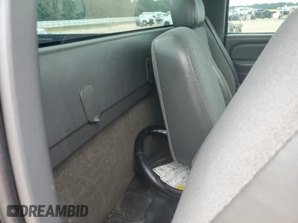 ✅ 2006 Chevrolet Silverado 1500 Work Truck • VIN: 3GCEC14X06G180109 • Lot: 82712855. Wystawiony na Copart z przebiegiem 218 933 mil. Bezpłatny archiwum sprzedaży aukcyjnych z USA i szczegółowy raport historii pojazdu na DreamBid. Zdjęcie 10.