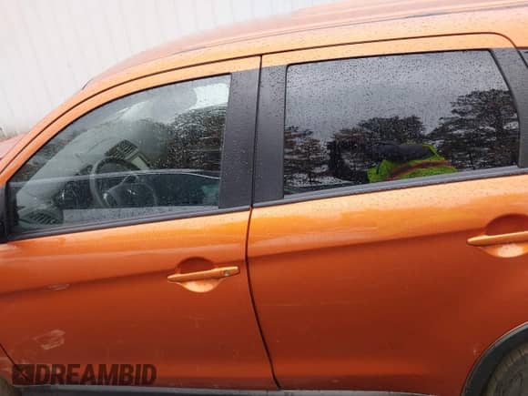 2024 Mitsubishi Outlander S z VIN JA4ARUAU2RU009494, wystawiony jako IAAI lot #43594729 z przebiegiem 37 503 mil mil oraz . Historia ofert i sprzedaży dostępna na DreamBid. Obrazek 14.