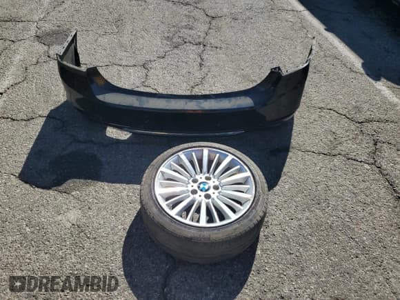 ✅ 2015 BMW 3 Series 328i • VIN: WBA3C1C56FP853372 • Лот: 71031195. Опубликован ранее на Copart с пробегом 22 407 миль. Бесплатный доступ к архиву аукционных продаж из США и подробный отчёт об истории автомобиля на DreamBid. Изображение 12.