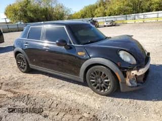 ✅ 2017 MINI Hardtop 4 Door Cooper • VIN: WMWXU1C31H2F78686 • Lot: 90586615. Wystawiony na Copart z przebiegiem 119 559 mil. Bezpłatny archiwum sprzedaży aukcyjnych z USA i szczegółowy raport historii pojazdu na DreamBid. Zdjęcie 4.