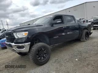 2020 Ram 1500 Big Horn с VIN 1C6SRFFT7LN172284, выставлен на аукционе Copart как лот 70906525 с пробегом 88 187 миль миль и На запчасти • Non repairable. История ставок и продаж доступна на DreamBid. Изображение 1.