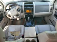 ✅ 2010 Ford Escape Hybrid • VIN: 1FMCU5K38AKA68344 • Лот: 68097725. Опубликован ранее на Copart с пробегом 301 080 миль. Бесплатный доступ к архиву аукционных продаж из США и подробный отчёт об истории автомобиля на DreamBid. Изображение 8.