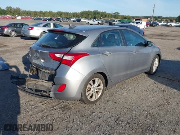 ✅ 2013 Hyundai Elantra • VIN: KMHD35LE8DU090361 • Lot: 43357047. Listed on IAAI with 158,986 mi. Free auction sales archive from the USA and detailed vehicle history report at DreamBid. Image 4.