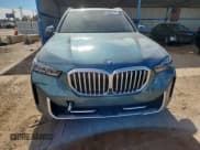 ✅ 2024 BMW X5 xDrive50e • VIN: 5UX43EU0XR9S94899 • Lot: 90839115. Wystawiony na Copart z przebiegiem 30 937 mil. Bezpłatny archiwum sprzedaży aukcyjnych z USA i szczegółowy raport historii pojazdu na DreamBid. Zdjęcie 5.