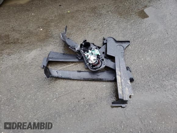 ✅ 2022 Dodge Challenger SXT • VIN: 2C3CDZAG8NH182166 • Lot: 37033443. Wystawiony na Copart z przebiegiem 5 301 mil. Bezpłatny archiwum sprzedaży aukcyjnych z USA i szczegółowy raport historii pojazdu na DreamBid. Zdjęcie 14.