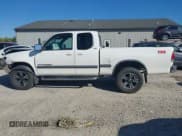 ✅ 2000 Toyota Tundra SR5 • VIN: 5TBBT4418YS085262 • Lot: 43402909. Listed on IAAI with 202,224 mi. Free auction sales archive from the USA and detailed vehicle history report at DreamBid. Image 15.