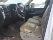 ✅ 2018 Chevrolet Silverado 2500HD LT • VIN: 1GC1KVEG1JF204581 • Lot: 88690305. Wystawiony na Copart z przebiegiem 131 127 mil. Bezpłatny archiwum sprzedaży aukcyjnych z USA i szczegółowy raport historii pojazdu na DreamBid. Zdjęcie 7.