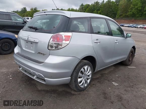 ✅ 2005 Toyota Matrix STD • VIN: 2T1LR32E55C333403 • Lot: 42273681. Listed on IAAI with 192,407 mi. Free auction sales archive from the USA and detailed vehicle history report at DreamBid. Image 4.