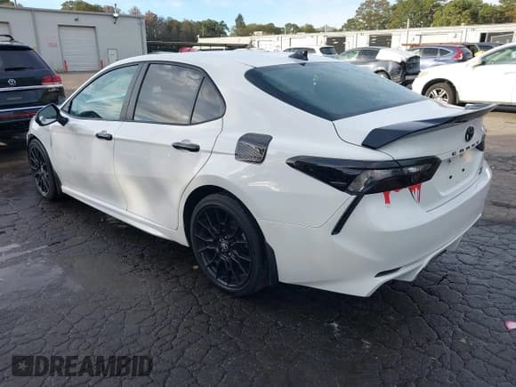 ✅ 2023 Toyota Camry SE • VIN: 4T1G11BK4PU073001 • Lot: 43464193. Listed on IAAI with 28,379 mi. Free auction sales archive from the USA and detailed vehicle history report at DreamBid. Image 3.