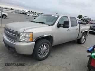 ✅ 2008 Chevrolet Silverado 1500 LS • VIN: 2GCEC13C281120276 • Лот: 81908395. Опубликован ранее на Copart с пробегом 195 512 миль. Бесплатный доступ к архиву аукционных продаж из США и подробный отчёт об истории автомобиля на DreamBid. Изображение 1.
