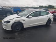 ✅ 2024 Tesla Model 3 • VIN: 5YJ3E1EAXRF740594 • Lot: 42423152. Wystawiony na IAAI z przebiegiem 7 604 mil. Bezpłatny archiwum sprzedaży aukcyjnych z USA i szczegółowy raport historii pojazdu na DreamBid. Zdjęcie 6.