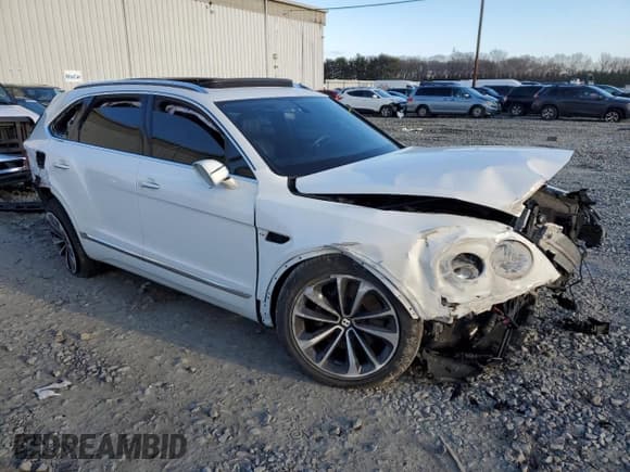 ✅ 2020 Bentley Bentayga V8 • VIN: SJAAM2ZV2LC028213 • Lot: 87181854. Listed on Copart with Not provided. Free auction sales archive from the USA and detailed vehicle history report at DreamBid. Image 4.