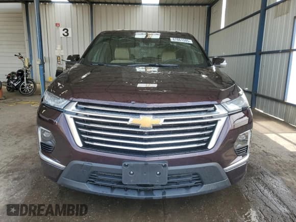 ✅ 2023 Chevrolet Traverse Premier • VIN: 1GNEVKKWXPJ278940 • Lot: 67861595. Wystawiony na Copart z przebiegiem 13 206 mil. Bezpłatny archiwum sprzedaży aukcyjnych z USA i szczegółowy raport historii pojazdu na DreamBid. Zdjęcie 5.