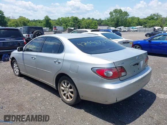 ✅ 2002 Lexus ES 300 • VIN: JTHBF30G720031351 • Lot: 42547399. Listed on IAAI with 275,113 mi. Free auction sales archive from the USA and detailed vehicle history report at DreamBid. Image 3.