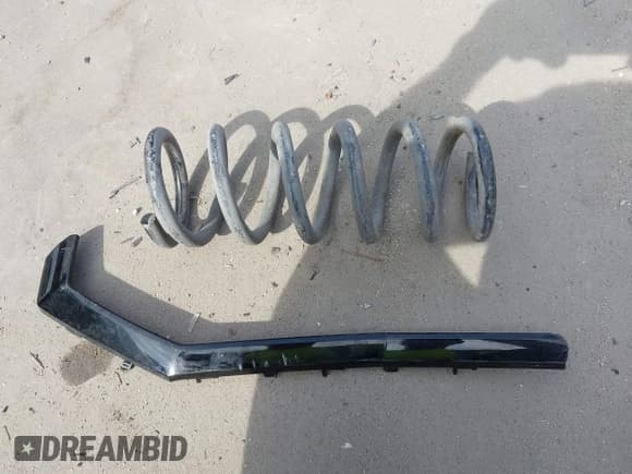 ✅ 2018 Toyota Corolla L • VIN: 2T1BURHE6JC043976 • Lot: 42251434. Listed on IAAI with 113,315 mi. Free auction sales archive from the USA and detailed vehicle history report at DreamBid. Image 12.