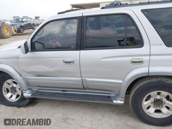 ✅ 1996 Toyota 4Runner Limited • VIN: JT3HN87R7T0030631 • Lot: 42255229. Listed on IAAI with 193,837 mi. Free auction sales archive from the USA and detailed vehicle history report at DreamBid. Image 14.