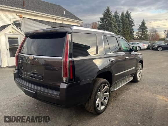 ✅ 2016 Cadillac Escalade Luxury Collection • VIN: 1GYS4BKJ2GR163456 • Lot: 93110455. Wystawiony na Copart z przebiegiem 142 059 mil. Bezpłatny archiwum sprzedaży aukcyjnych z USA i szczegółowy raport historii pojazdu na DreamBid. Zdjęcie 3.