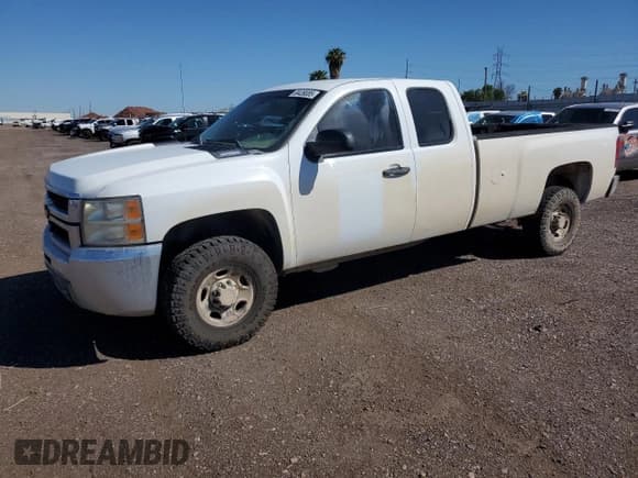 ✅ 2008 Chevrolet Silverado 2500HD Work Truck • VIN: 1GCHC29K98E209181 • Lot: 69439085. Wystawiony na Copart z przebiegiem 387 897 mil. Bezpłatny archiwum sprzedaży aukcyjnych z USA i szczegółowy raport historii pojazdu na DreamBid. Zdjęcie 1.