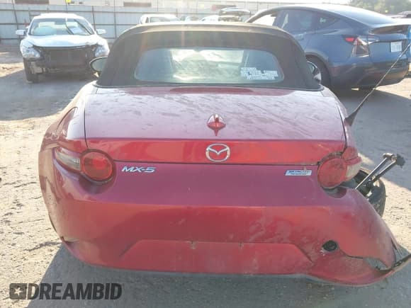✅ 2016 Mazda MX-5 Miata Grand Touring • VIN: JM1NDAD77G0116216 • Lot: 43404460. Wystawiony na IAAI z przebiegiem 107 112 mil. Bezpłatny archiwum sprzedaży aukcyjnych z USA i szczegółowy raport historii pojazdu na DreamBid. Zdjęcie 15.